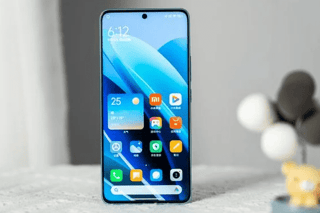 Top điện thoại dành cho các bậc phụ huynh đáng mua nhất tháng 8/2024