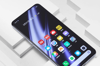 Top điện thoại đáng mua nhất tháng 2 dành cho phụ huynh, người cao tuổi