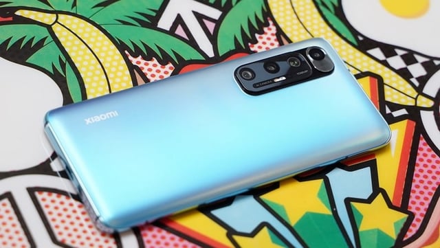 Mặt sau trên Xiaomi Mi 10S
