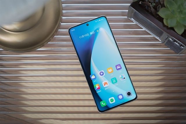 So sánh Realme 10 Pro Plus với các đối thủ khác cùng phân khúc