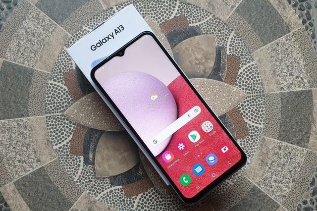 So sánh Realme 10 5G vs Samsung A13 5G: Cặp song sinh tiêu chuẩn