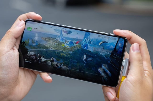 Top điện thoại chơi game tốt nhất tháng 12