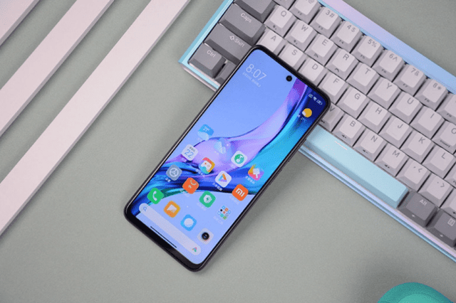 Top điện thoại dành cho người Grab, Uber - tài xế công nghệ đáng mua nhất tháng 1