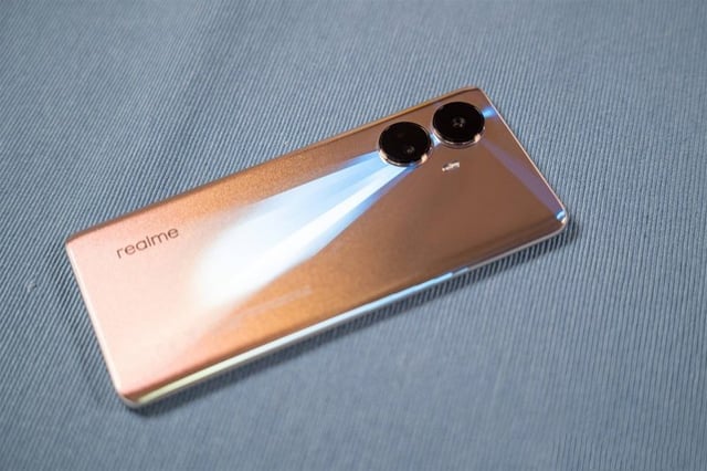 Đánh giá chi tiết điện thoại Realme 10 Pro+: Thiết kế, hiệu năng, pin và camera