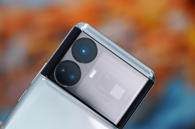 Có nên mua Realme GT5 5G trong tầm giá trên 10 triệu đồng?