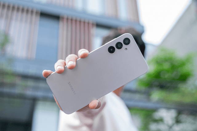 Trên tay Samsung Galaxy A14 5G chính hãng: Thiết kế đẹp, cấu hình tiêu chuẩn