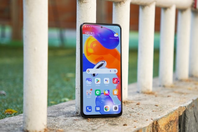 Top điện thoại đáng mua nhất tháng 11 dành cho người Grab, Uber - tài xế công nghệ