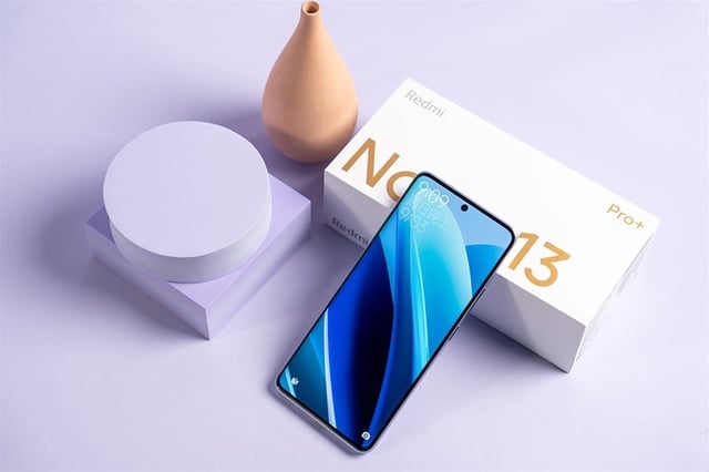 Trên tay Xiaomi Redmi Note 13 Pro Plus 5G chính hãng: Thay đổi toàn diện