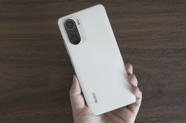 Điện thoại Redmi K40 có ưu điểm gì so với các điện thoại khác?