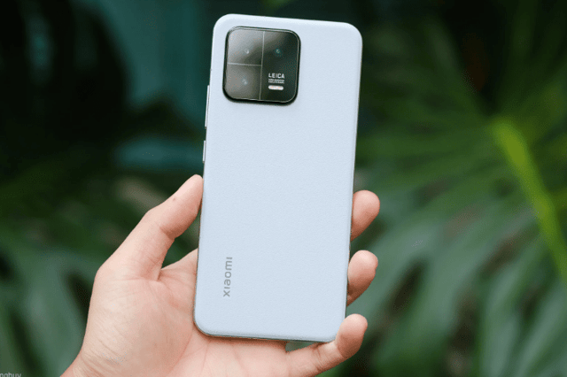 Trên tay Xiaomi 13 5G: Thiết kế cao cấp, cấu hình mạnh mẽ, camera Leica cực xịn