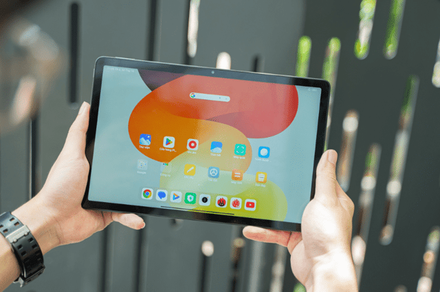 Đánh giá chi tiết Redmi Pad SE: mặt lưng kim loại sang trọng, màn hình lớn kèm pin trâu