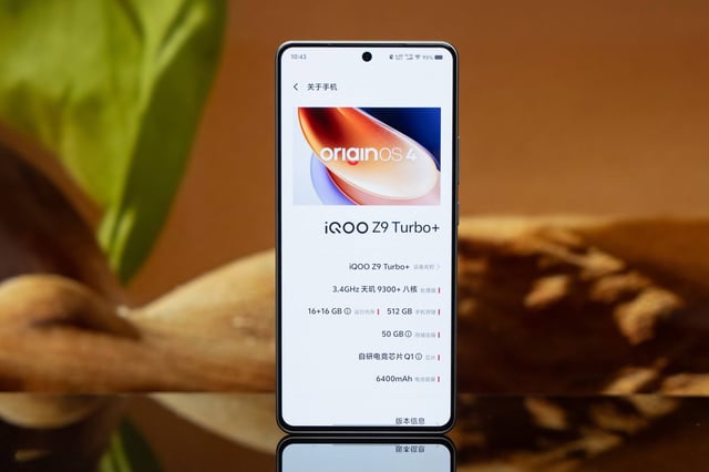 So sánh Vivo iQOO Z9 Turbo Plus 5G với đối thủ khác