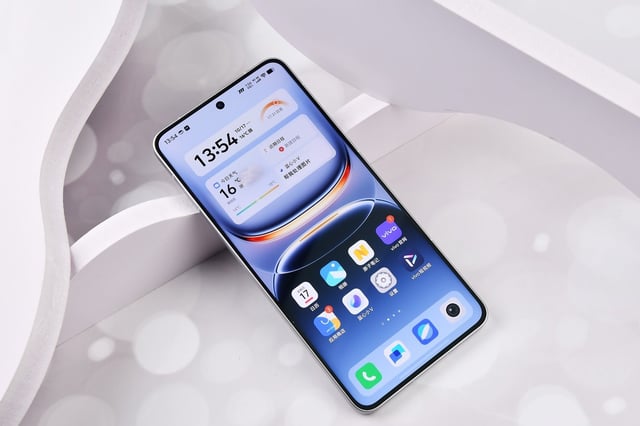 Top sản phẩm trên 10 triệu đáng mua nhất tháng 4