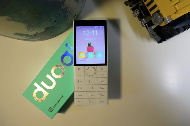 Chiếc điện thoại không camera của Xiaomi bất ngờ gây sốt tại Việt Nam