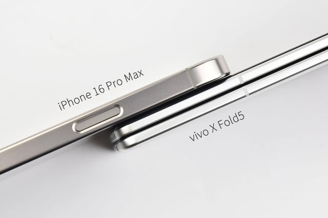 Vivo X Fold5: Thách thức iPhone 16 Pro Max với thiết kế đột phá