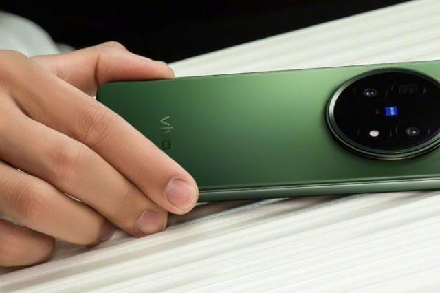 Điện thoại gập của Trung Quốc có thể kết nối với hệ sinh thái Apple