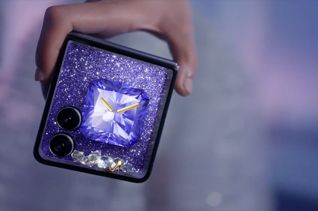 HONOR Magic V Flip 2 ra mắt: pin khủng, sạc không dây mạnh mẽ
