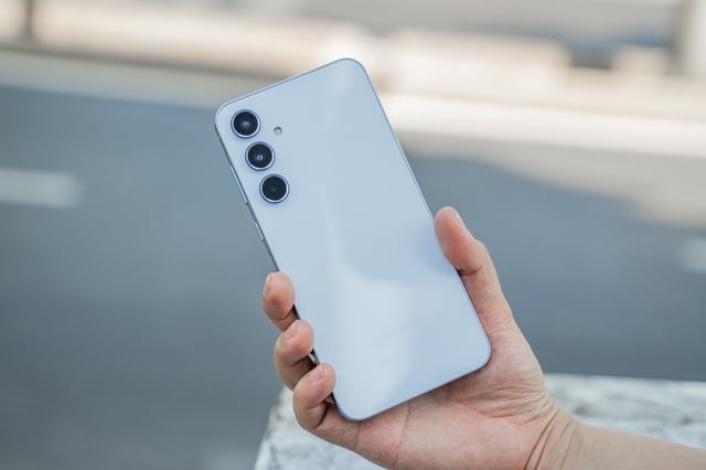 Samsung Galaxy: Sự trở lại đáng mong chờ của dòng A7x