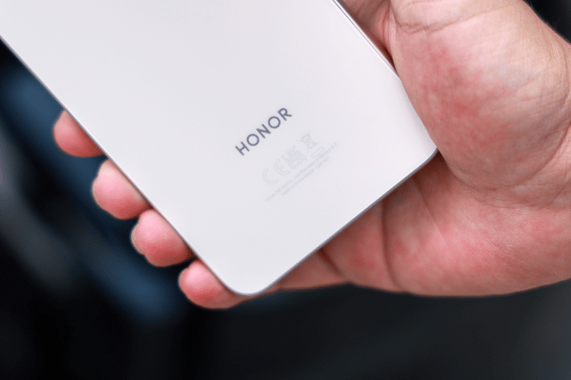 HONOR Magic 8 Ultra sắp ra mắt: Kết nối vệ tinh và sạc pin siêu tốc