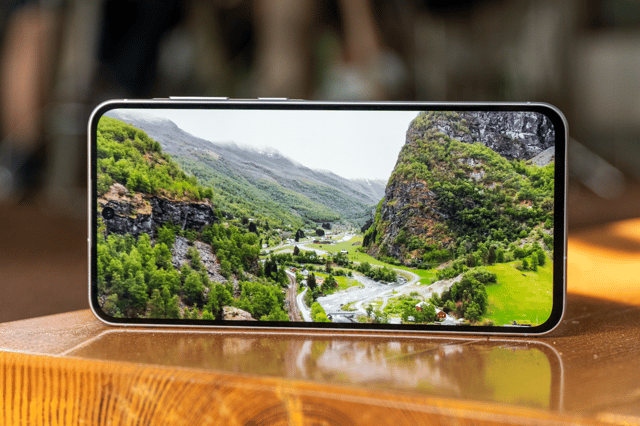 Samsung Galaxy A57: Sự thay đổi chiến lược màn hình