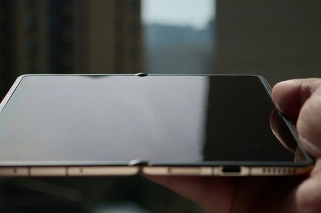 HONOR Magic V6 ra mắt với gập không nếp nổi bật