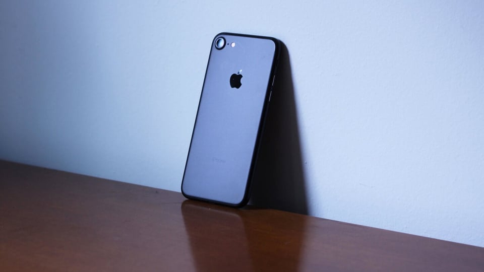 iPhone 7 review: Not quite the new black, but raising the bar on basic