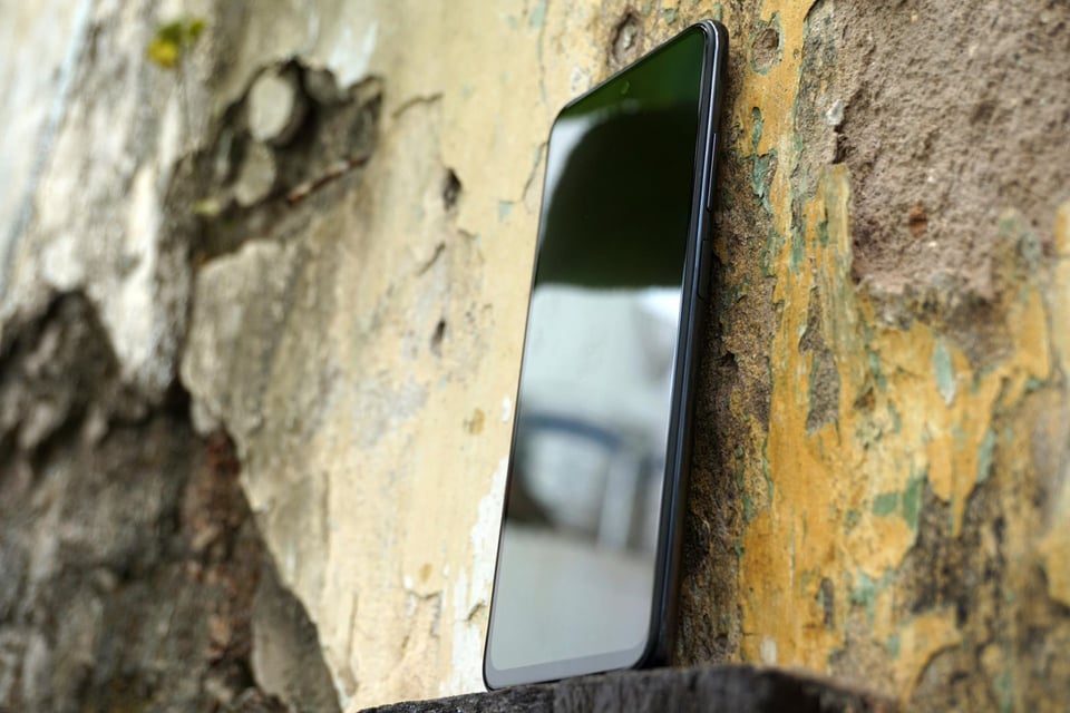 Tổng thể mặt sau Redmi Note 10