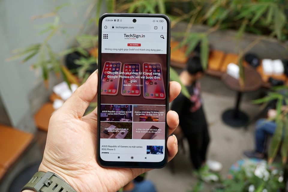 Mặt trước và màn hình Redmi Note 10